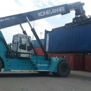 Reach Stacker 1